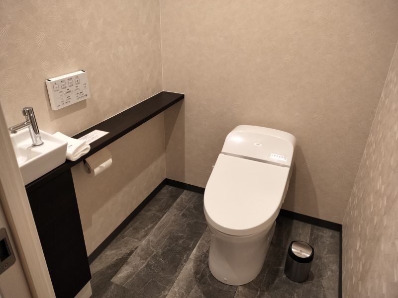 ホーム・ステイ椛NAGI三条京都　ラグジュアリーツインのトイレ