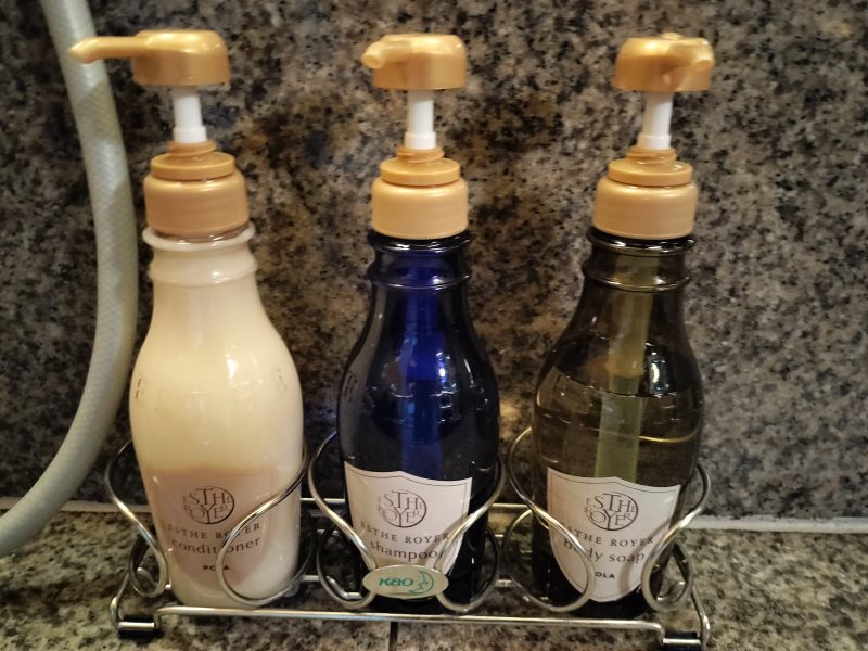 ホテル琵琶レイクオーツカ　家族風呂のシャンプー類