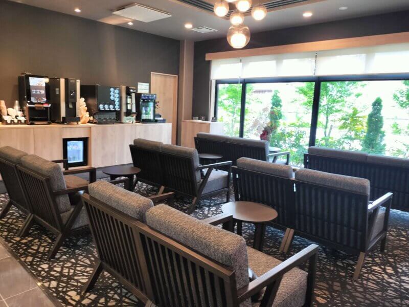 グランヴィリオ丹波篠山 和蔵の湯上がりラウンジ 無料 ビール 日本酒 アイス