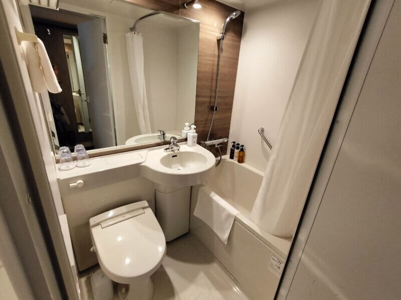 ホテルSUI神戸三宮のバスルーム