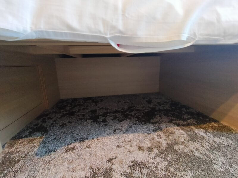 ザ・エディスターホテル京都二条Comic&Booksのコーナーシングルルームスーツケース置き場