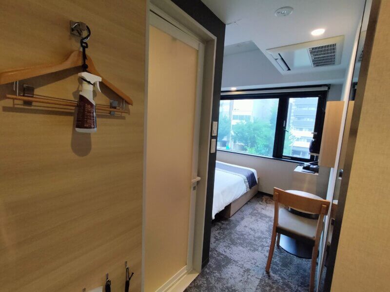 ザ・エディスターホテル京都二条Comic&Booksのコーナーシングルルーム入口