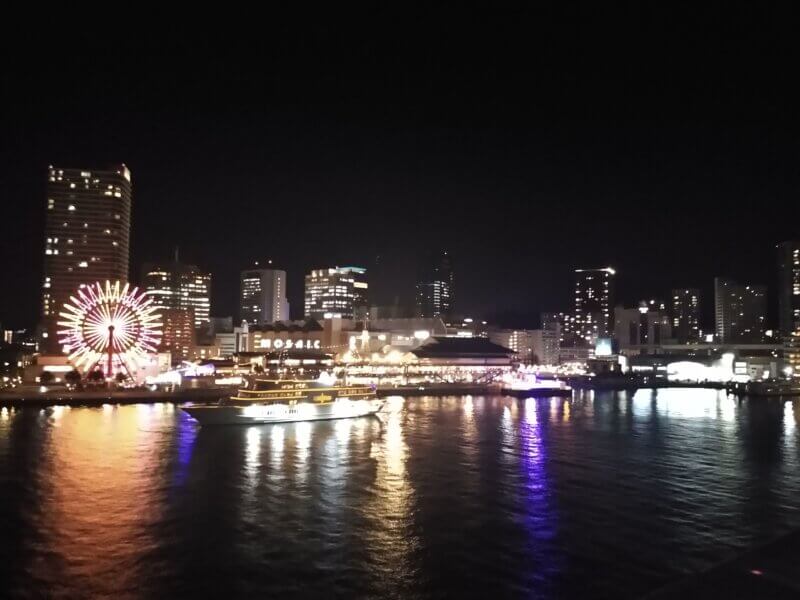 神戸メリケンパークオリエンタルホテルのエグゼクティブラウンジからの夜景