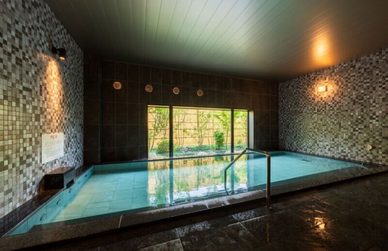 グランヴィリオ丹波篠山 和蔵の大浴場 坪庭