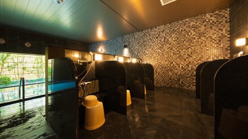 グランヴィリオ丹波篠山 和蔵の大浴場 洗い場