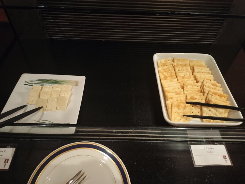 ザ・プリンス京都宝ヶ池オートグラフコレクションのクラブラウンジ ナイトキャップ チーズ