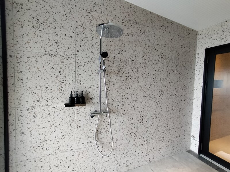 セトレハイランドヴィラ姫路のプライベートサウナレインシャワー