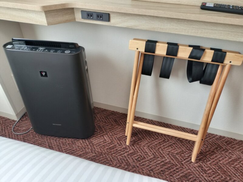 たびのホテル加古川の空気清浄機、バゲージラック