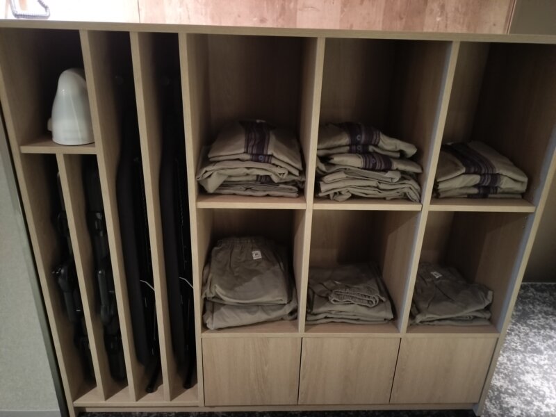 たびのホテル加古川の館内着、ズボンプレッサー、アイロン